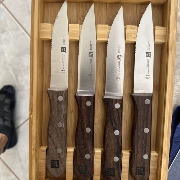 ZWILLING 4-pc Steakhouse Steak Knife Set with Storage Case - Picture 3 of 5